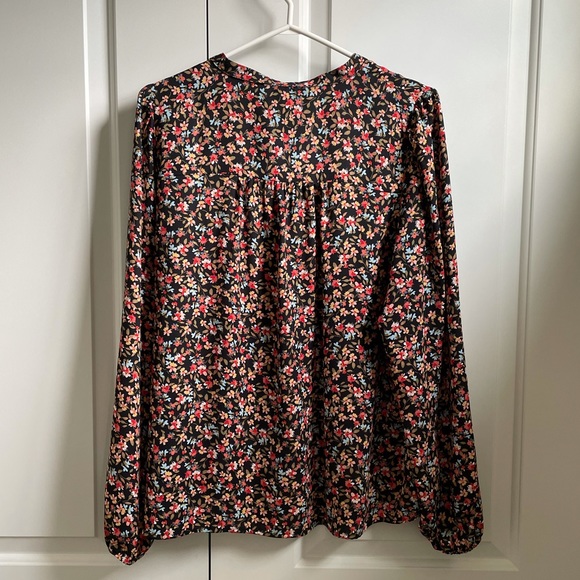 Floral Loft Blouse - Picture 2 of 5